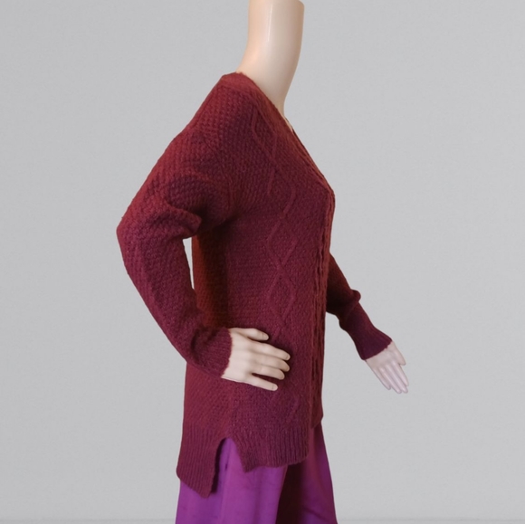 Suzy Shier Women's Burgundy Oversized V-neck Cable Knit Sweater - Picture 8 of 16